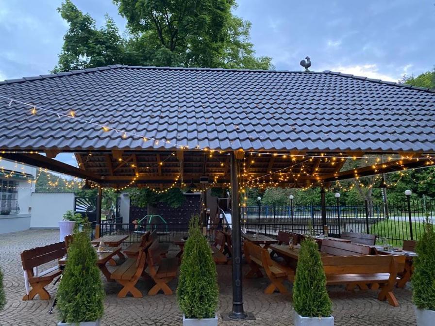 Penzion A Restaurace Belecky Mlyn Pteni Kültér fotó