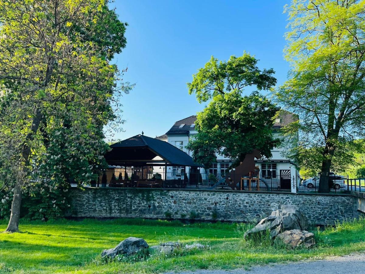 Penzion A Restaurace Belecky Mlyn Pteni Kültér fotó