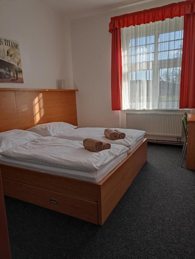 Penzion A Restaurace Belecky Mlyn Pteni Kültér fotó