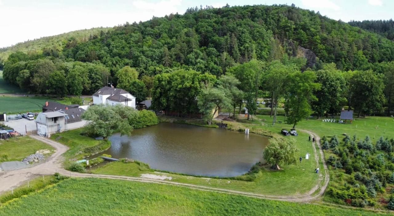 Penzion A Restaurace Belecky Mlyn Pteni Kültér fotó
